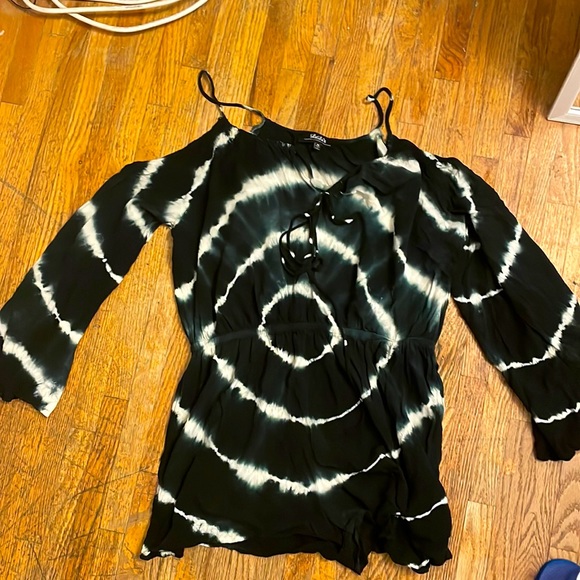 Cute off the shoulder tie dye romper from LULUs - Picture 2 of 3